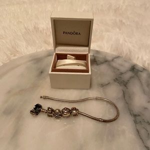 💎Pandora bracelet and 5 charms 💎